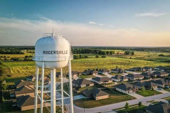 Rogersville, MO water tower above a residential neighborhood