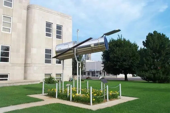 Monument on a courthouse lawn in Webster County, MO